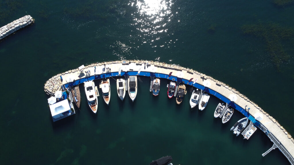 Ouverture en avant-première, réservée au public professionnel.